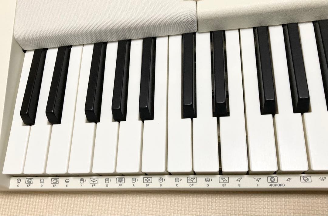 カシオ　光ナビゲーション電子キーボード　CASIO LK-520 曲数アプリ機能