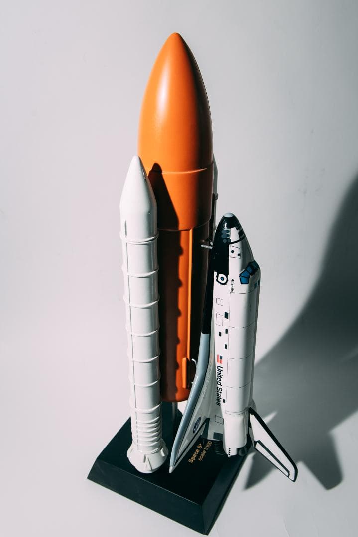 スペースシャトル　スケール1/100　Atlantis アトランティス