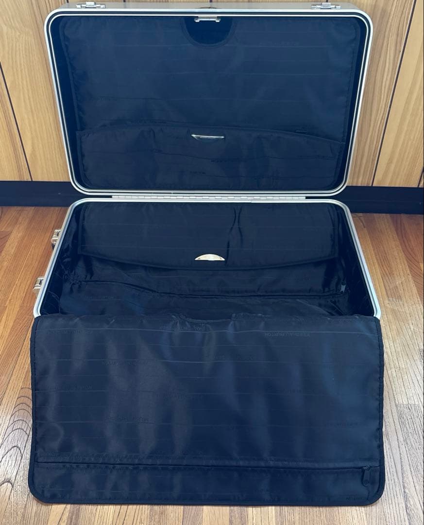 ゼロハリバートン スーツケース 小型・2輪