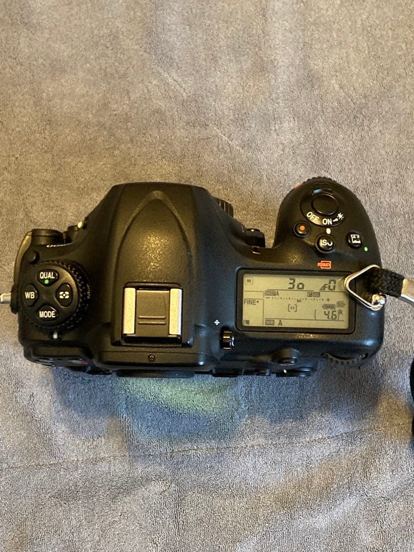 の*り様 名機Nikon D500 持ち手ラバー部艶引け有り 年始特価！