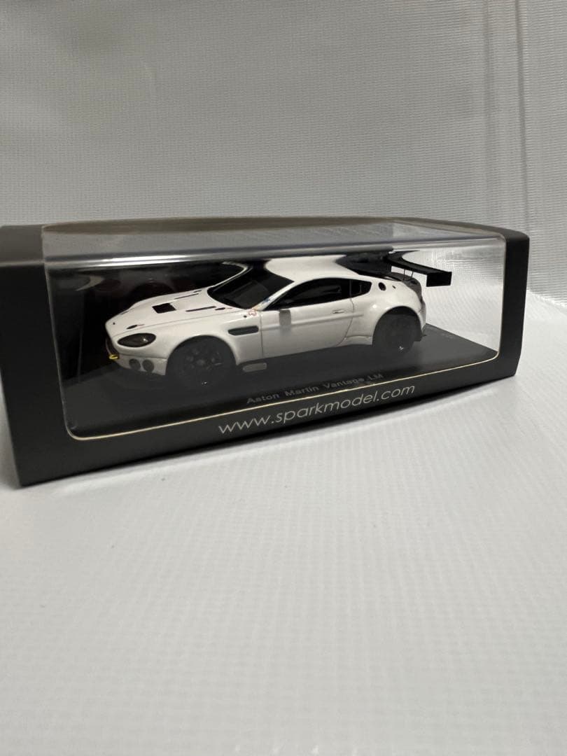 Aston Martin Vantage 限定100台　1/43