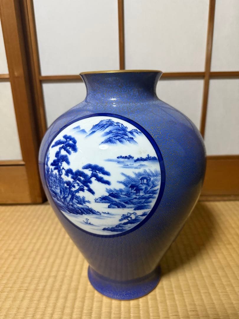 香蘭社　有田焼　三陶園　アンティーク　青色 陶器製 つぼ型花瓶