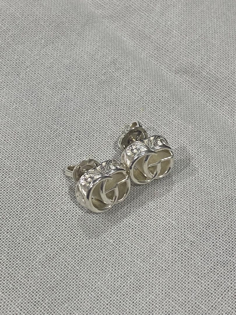 GUCCI ピアス　両耳　ダブルG