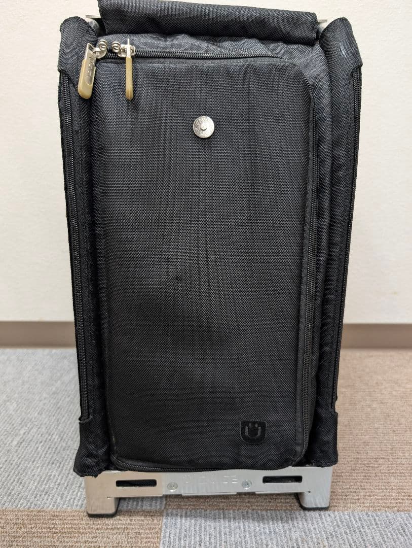 い*ー様 【美品】ZÜCA 座れるキャリーバッグ