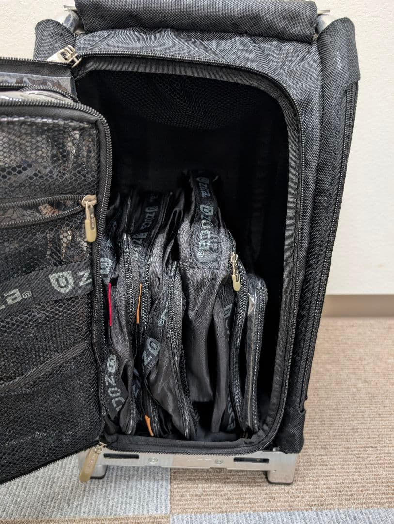 い*ー様 【美品】ZÜCA 座れるキャリーバッグ