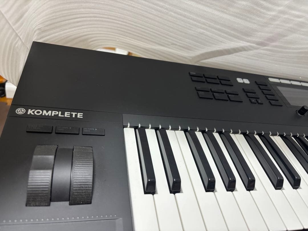 【ライセンス,スタンド込み】KOMPLETE KONTROL S61 MK2
