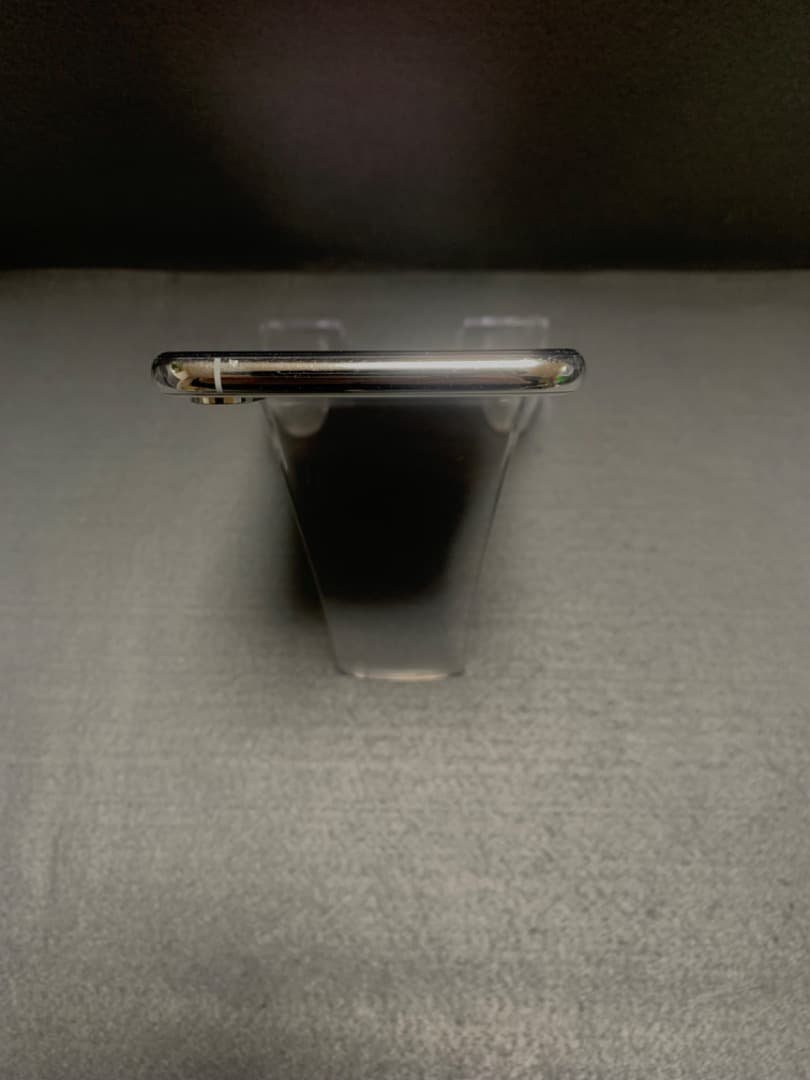 中古美品 国内版 SIMフリー iPhoneXS Max 256GB シルバー色