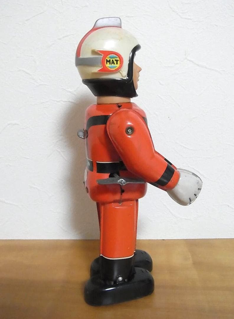 ブルマァク　MAT隊員　面取れ　帰って来たウルトラマン　ブリキ　ゼンマイ