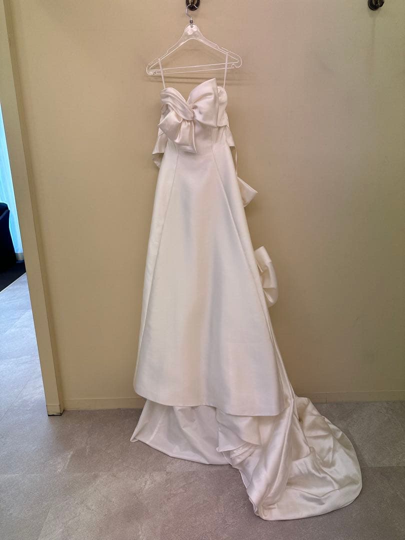 ウェディングドレス ストラップレス サテン