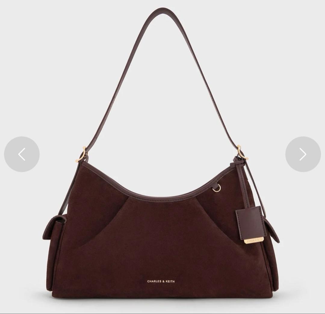 CHARLES & KEITH リサイクルスエードショルダーバッグ
