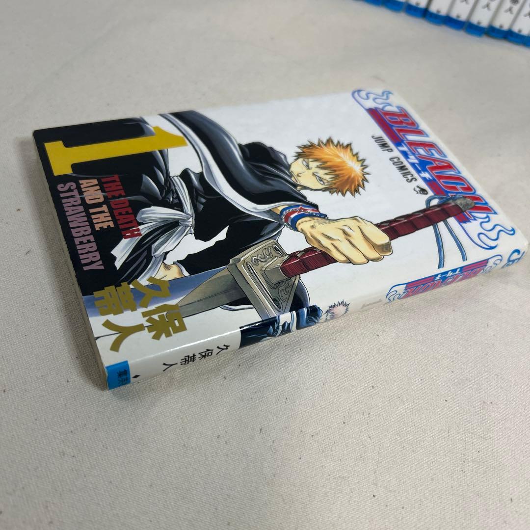 【匿名配送】　BLEACH ブリーチ 1〜74巻　全巻セット　一巻初版