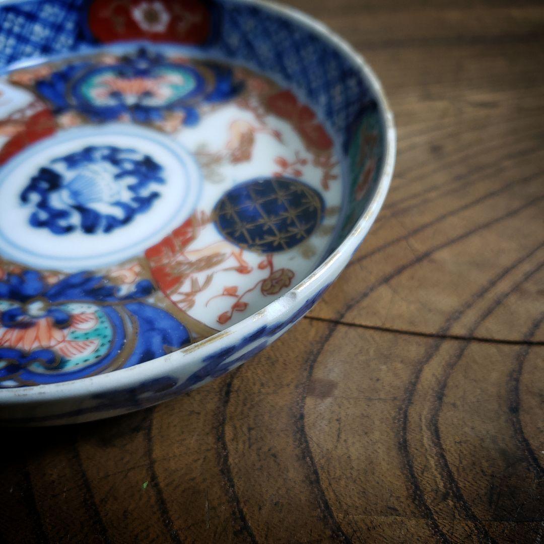 小皿　色絵付　染付　古伊万里　金彩　花唐草　鶴　四方襷文　明治　イ号　欠け