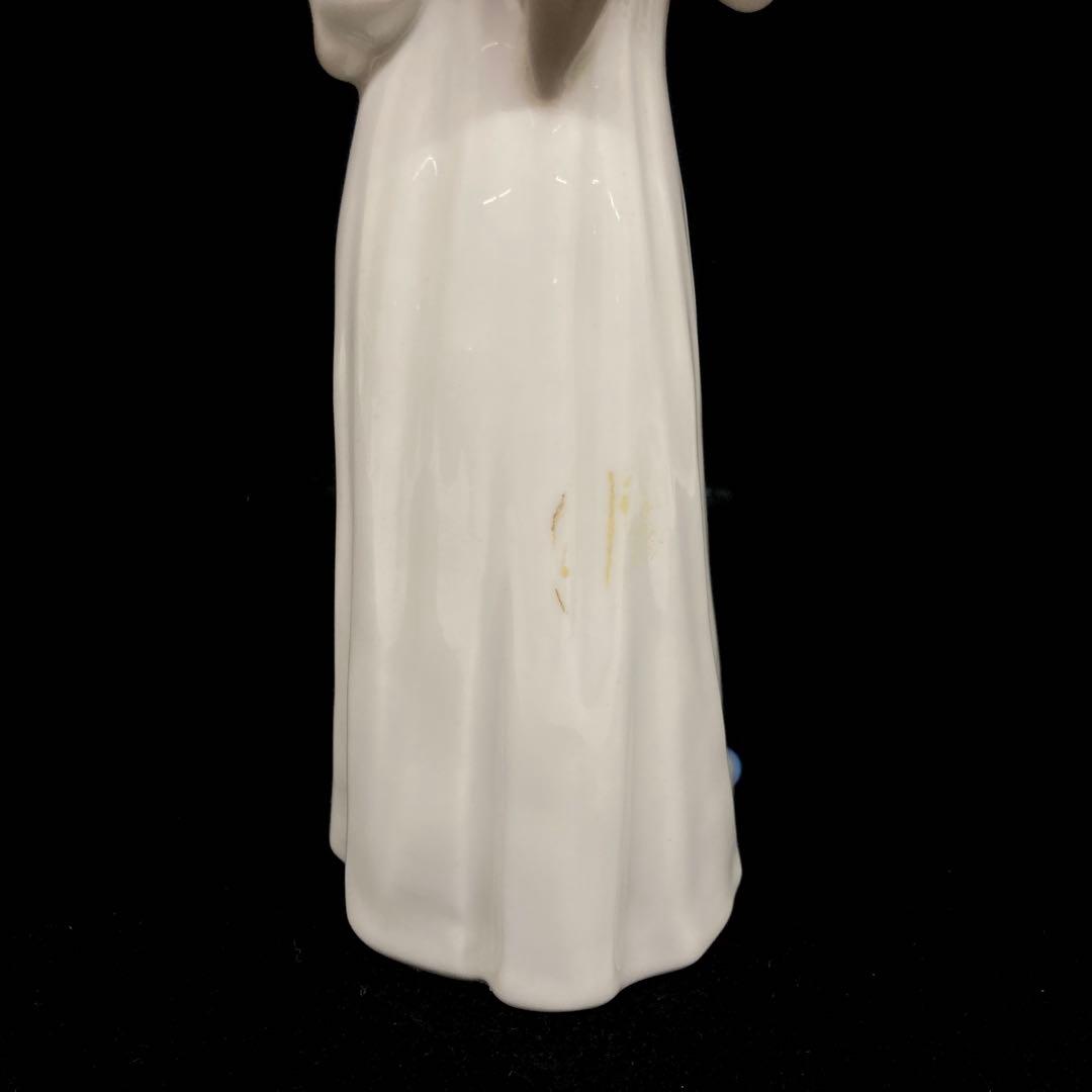 Roumano少女と猫の陶器置物⭐︎