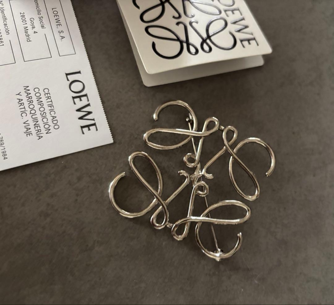 ロエベ　アナグラム LOEWE ブローチ　正規品