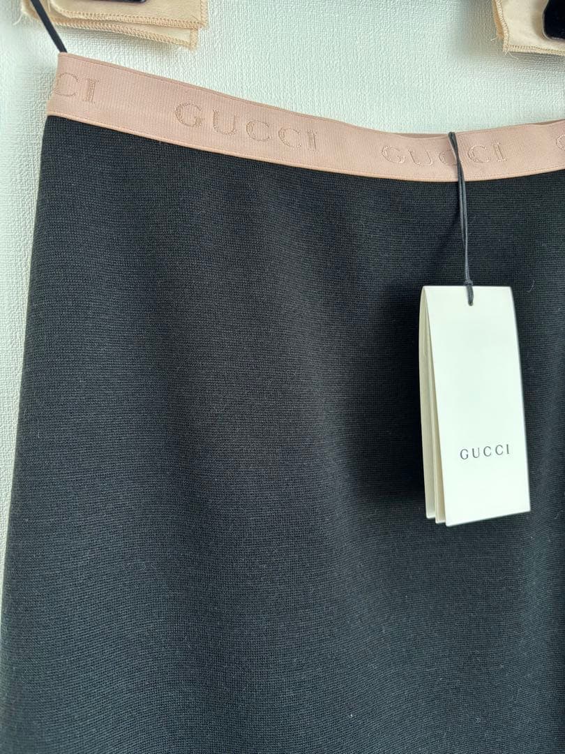 【新品タグ付き】GUCCI グッチ スカート GUCCIロゴスカート