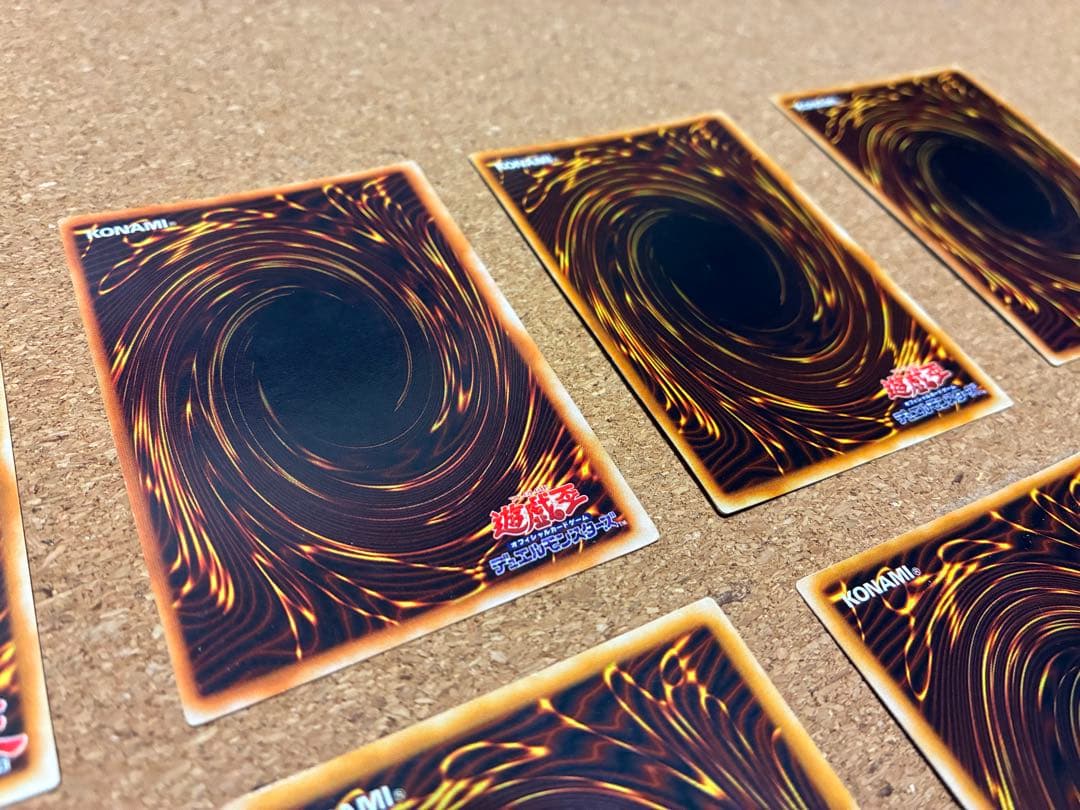 遊戯王OCG 初期カード　ブルーアイズ、ブラックマジシャンなどセット
