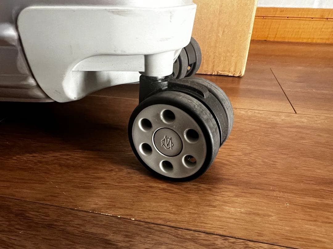 付属品完備　RIMOWAリモワ トパーズ(オリジナル) コンパクト シルバー