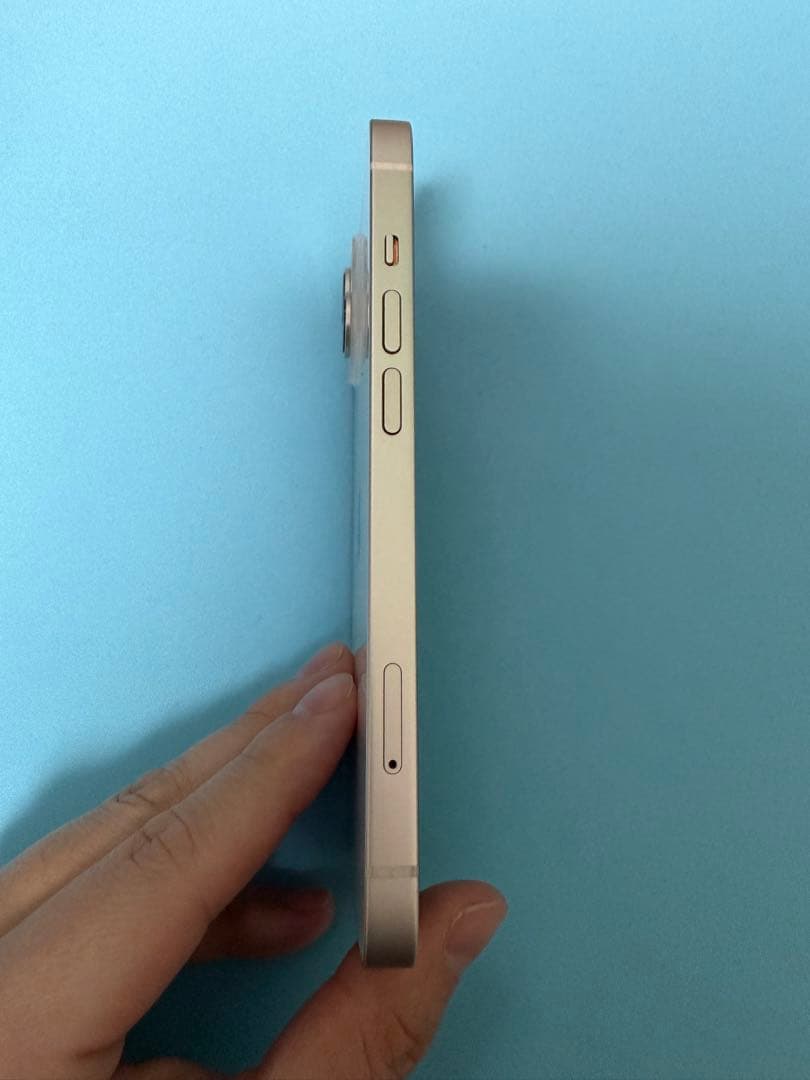 iPhone14 本体 128GB スターライト　SIMフリー9H画面フィルム付