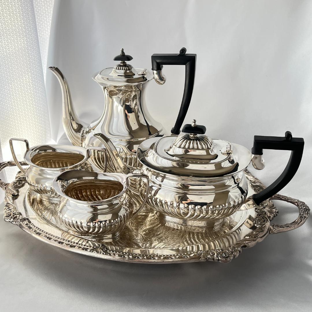 【英国】 ハーフリブのティーサービス 4点 ティーポット　コーヒーポット