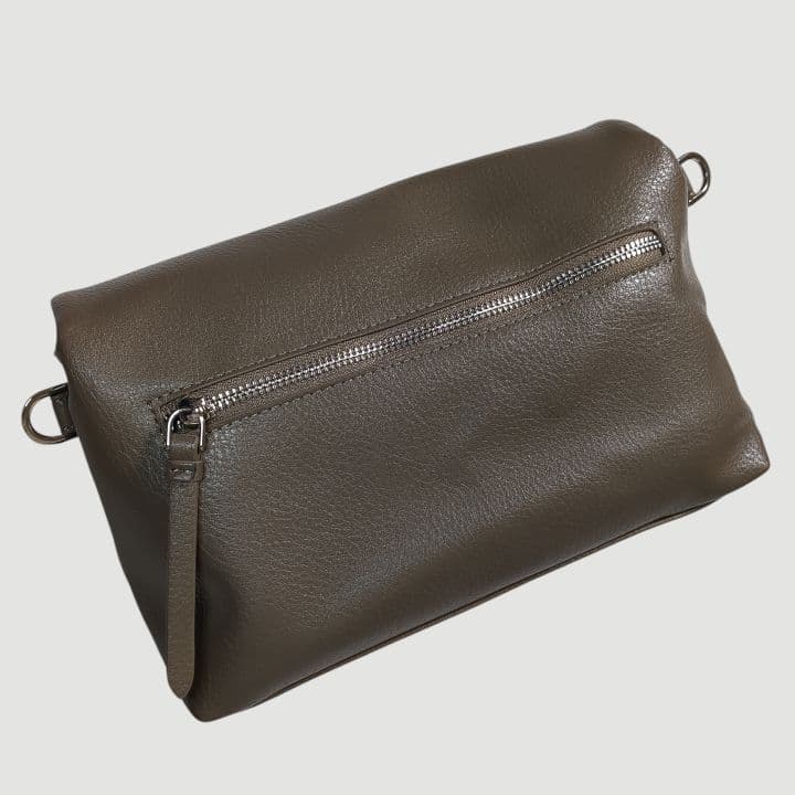 未使用品 nouer ヌエール ボトムエンボスロゴバッグ ショルダーバッグ