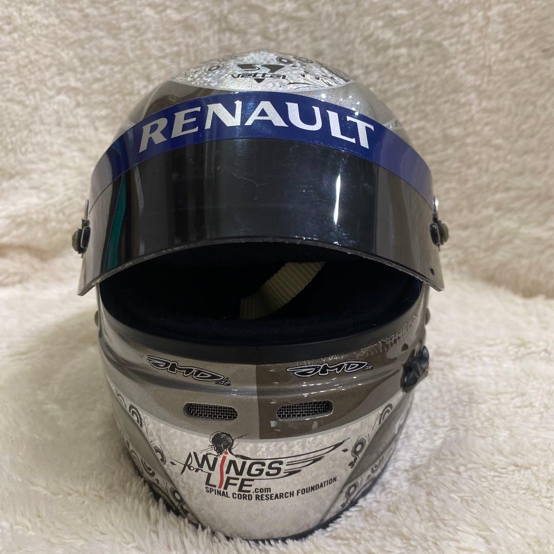 F1 レッドブル　1/2ヘルメット　セバスチャンベッテルモデル