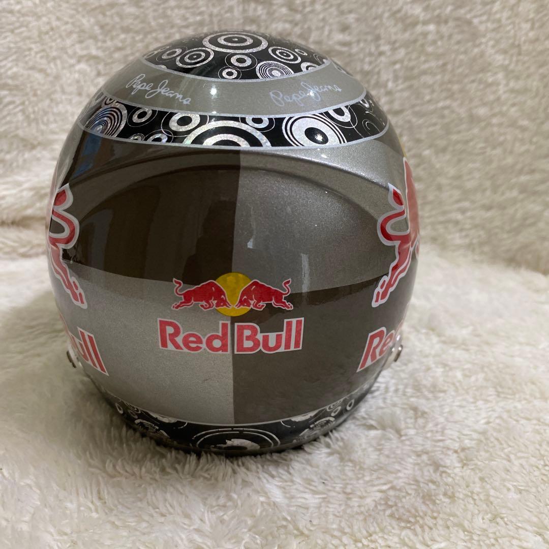 F1 レッドブル　1/2ヘルメット　セバスチャンベッテルモデル