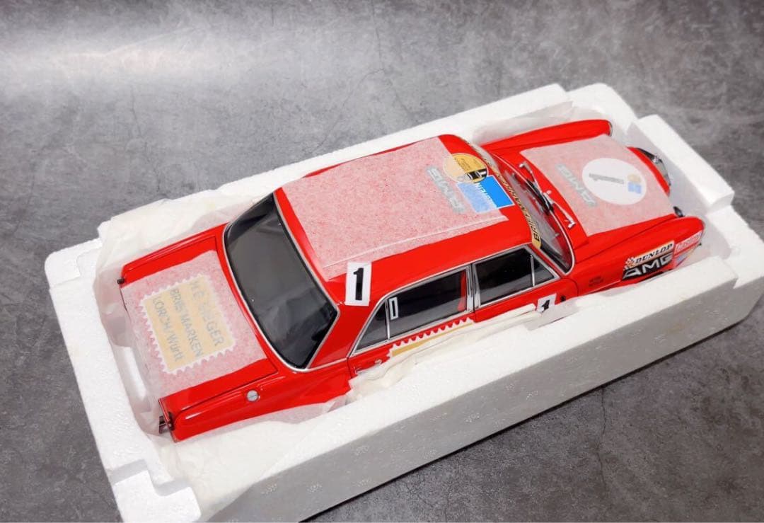 ミニチャンプス 1/18 ベンツ300 SEL 6.8 ADAC 24H