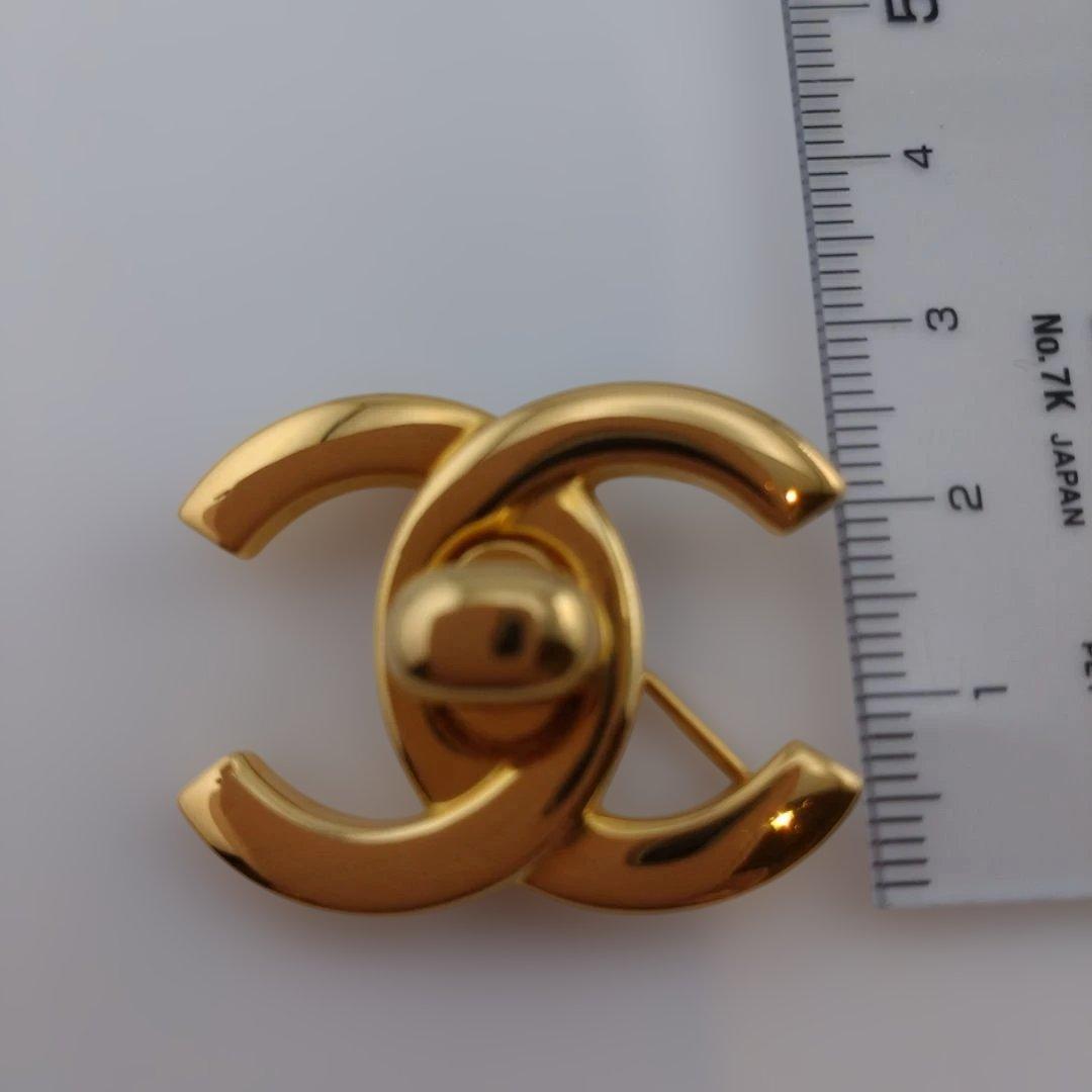 美品CHANELブローチ