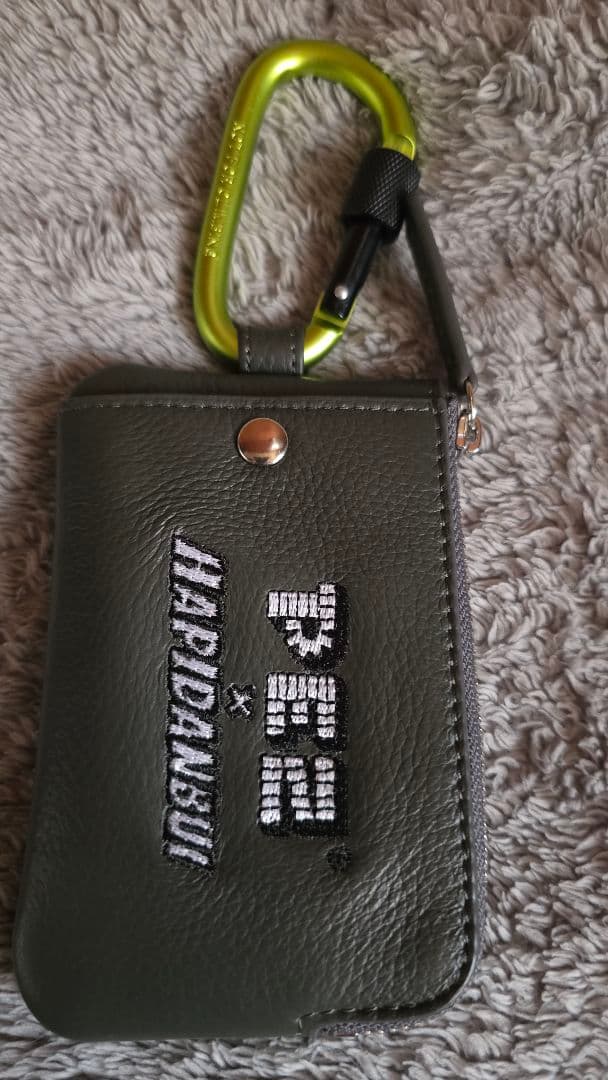 イヤパピオネ　はぴたんぶい×PEZ×ear パスキーケース　グレー　カラビナ