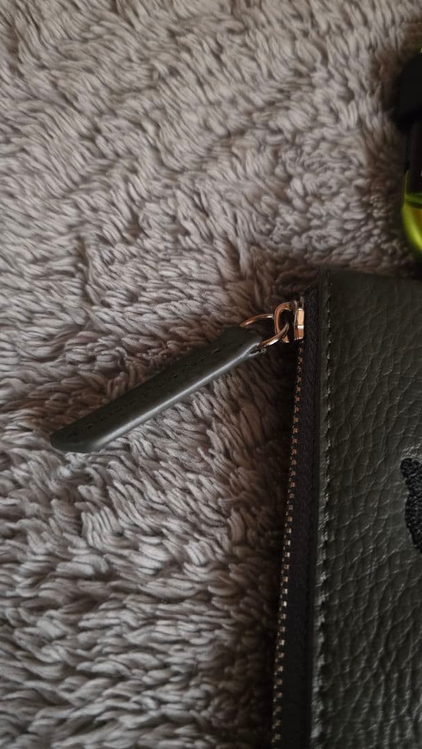 イヤパピオネ　はぴたんぶい×PEZ×ear パスキーケース　グレー　カラビナ