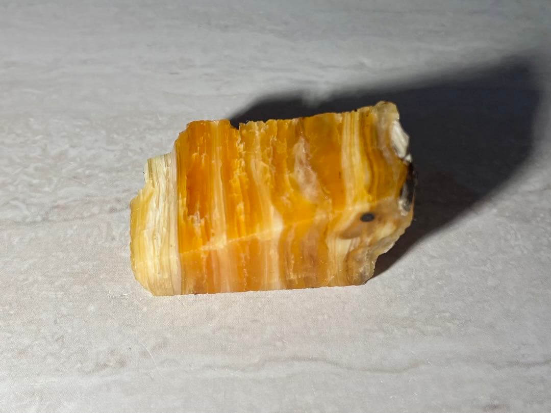 天然  稀少 国産  北海道然別産 然別オパール 蛍光オパール 原石 鉱物