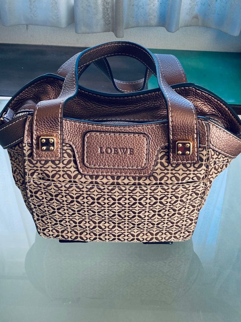LOEWE アナグラム　バッグ