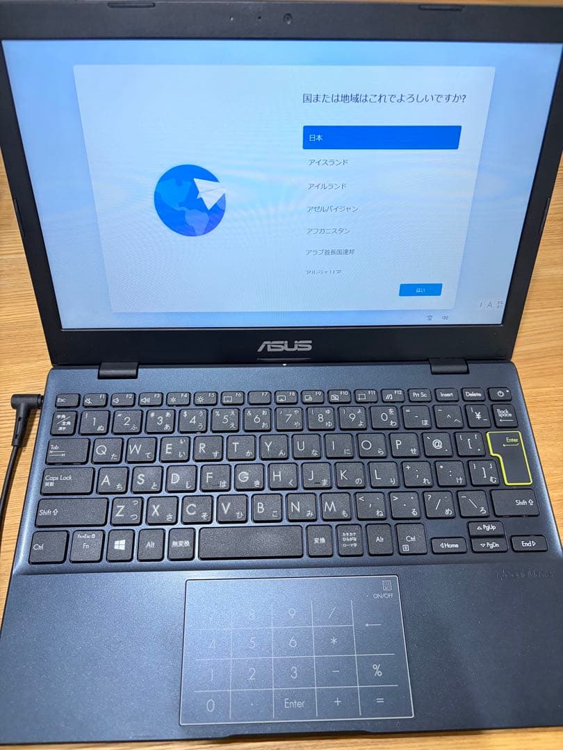 ASUS　E210MA