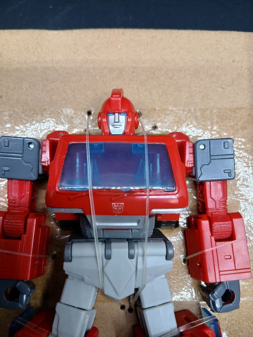 トランスフォーマー　スタジオシリーズ　SS-97 アイアンハイド フィギュア