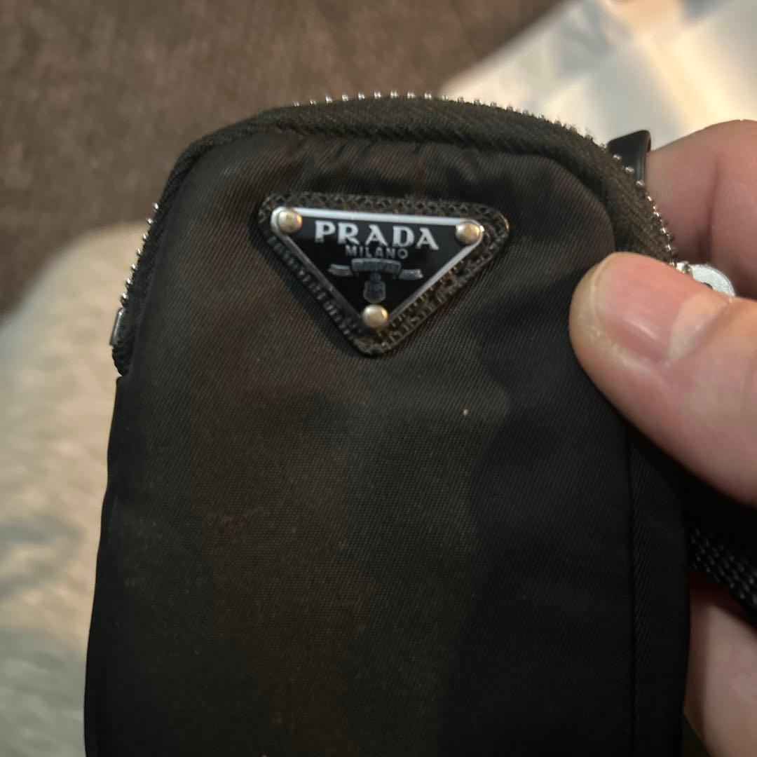 プラダ　携帯ストラップ