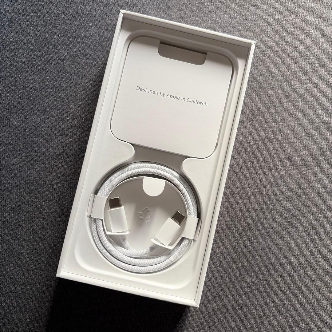 【美品】香港版 iPhone 15 Pro 128GB ブラックチタニウム