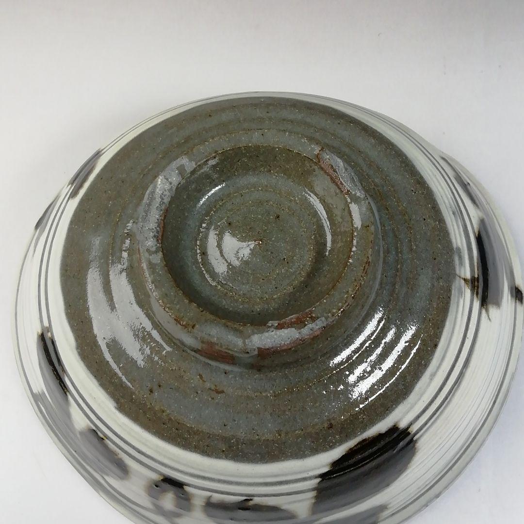 Ｔ５４９　茶碗　『絵刷毛目　茶碗』『楽山窯造』　共箱　抹茶碗　茶道具