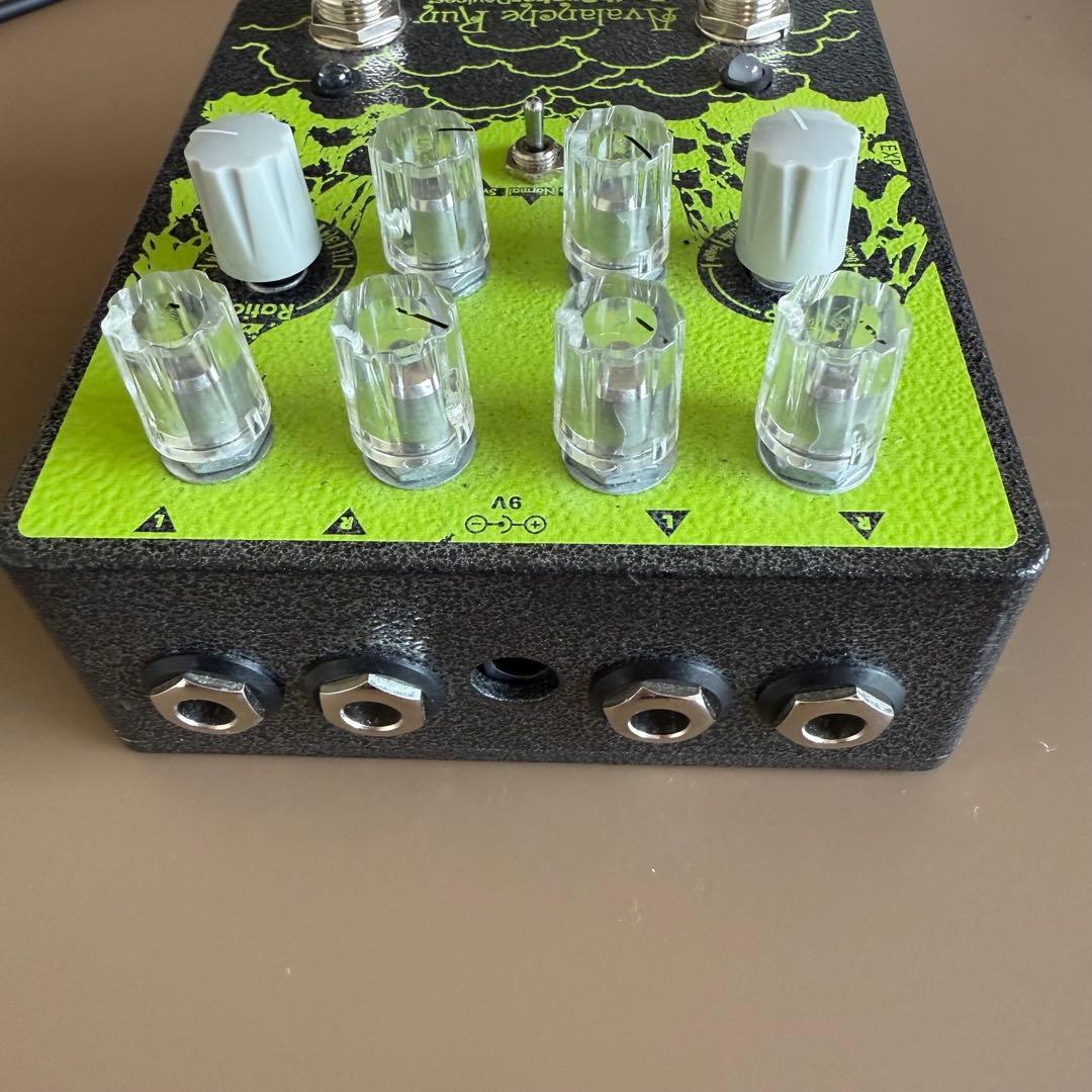 ギター EarthQuaker Devices Avalanche Run