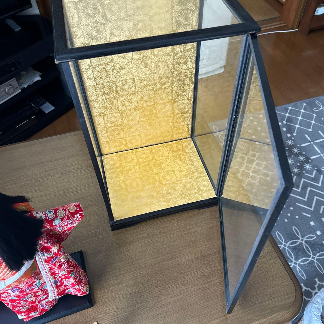 市松人形 赤い和服 伝統工芸品　ガラスケース付き 春峰作