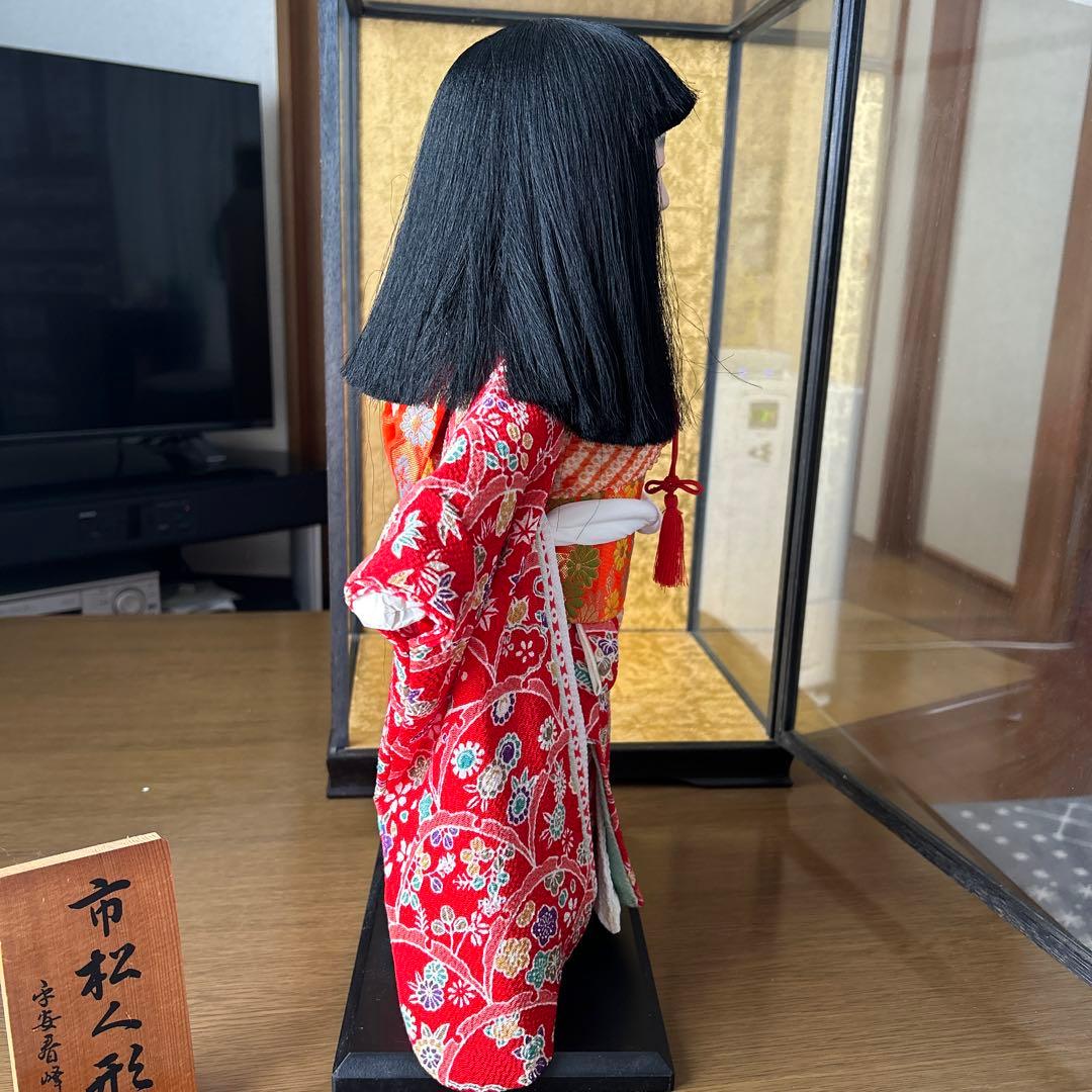 市松人形 赤い和服 伝統工芸品　ガラスケース付き 春峰作