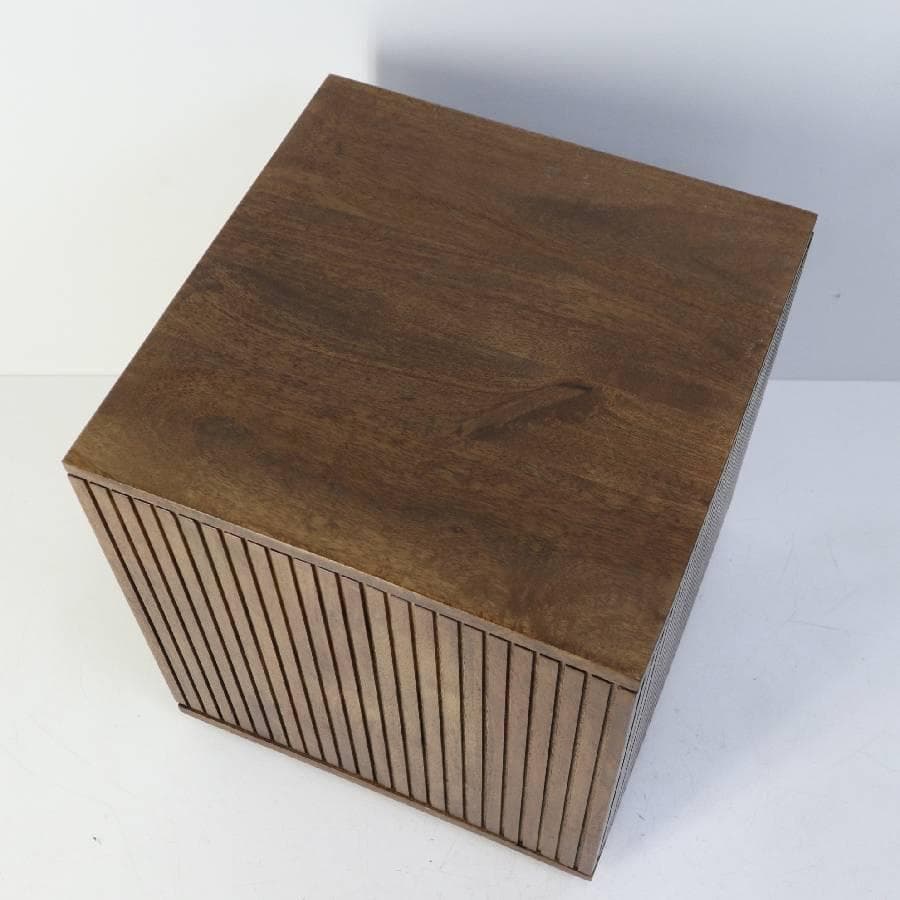 美品 ザラホーム ベッドサイドテーブル ナイトテーブル リゾートスタイル