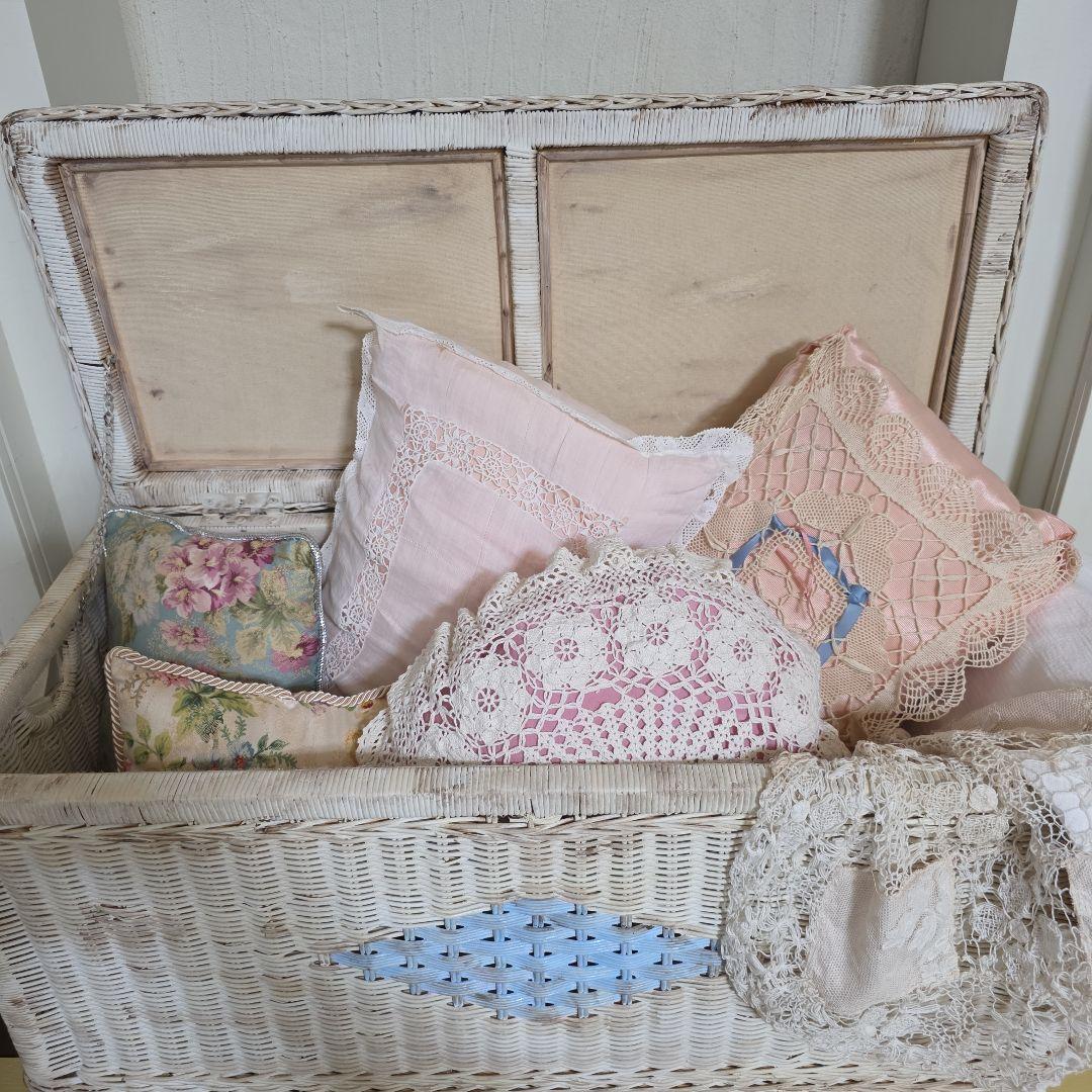 アンティーク　ヴィンテージ　バスケット　椅子　ラタン　パステル　シャビー　収納