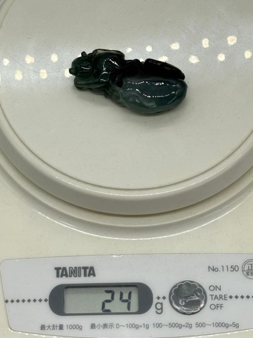 中国　本翡翠　蝙蝠　重さ24g 送料込み250530