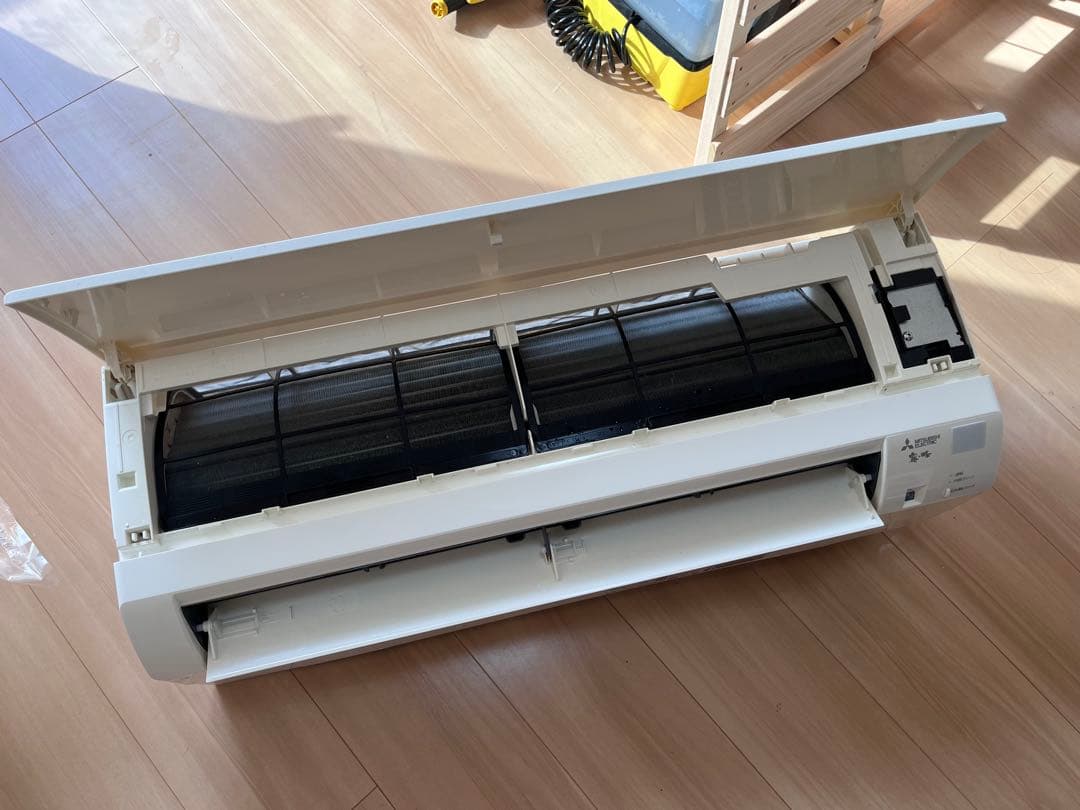 三菱 ルームエアコン MSZ-GE2220-W 6畳用 霧ヶ峰　室外機付き