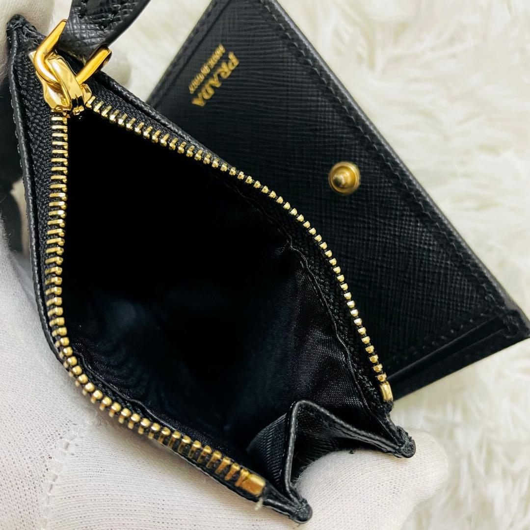 未使用級✨PRADA 二つ折り財布 サフィアーノレザー 三角ロゴ ブラック