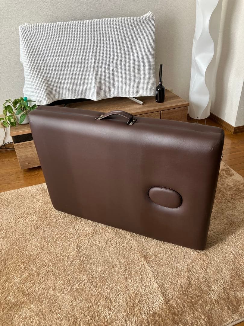 折りたたみベッド　エステ　マッサージ　セラピスト　木製ベッド