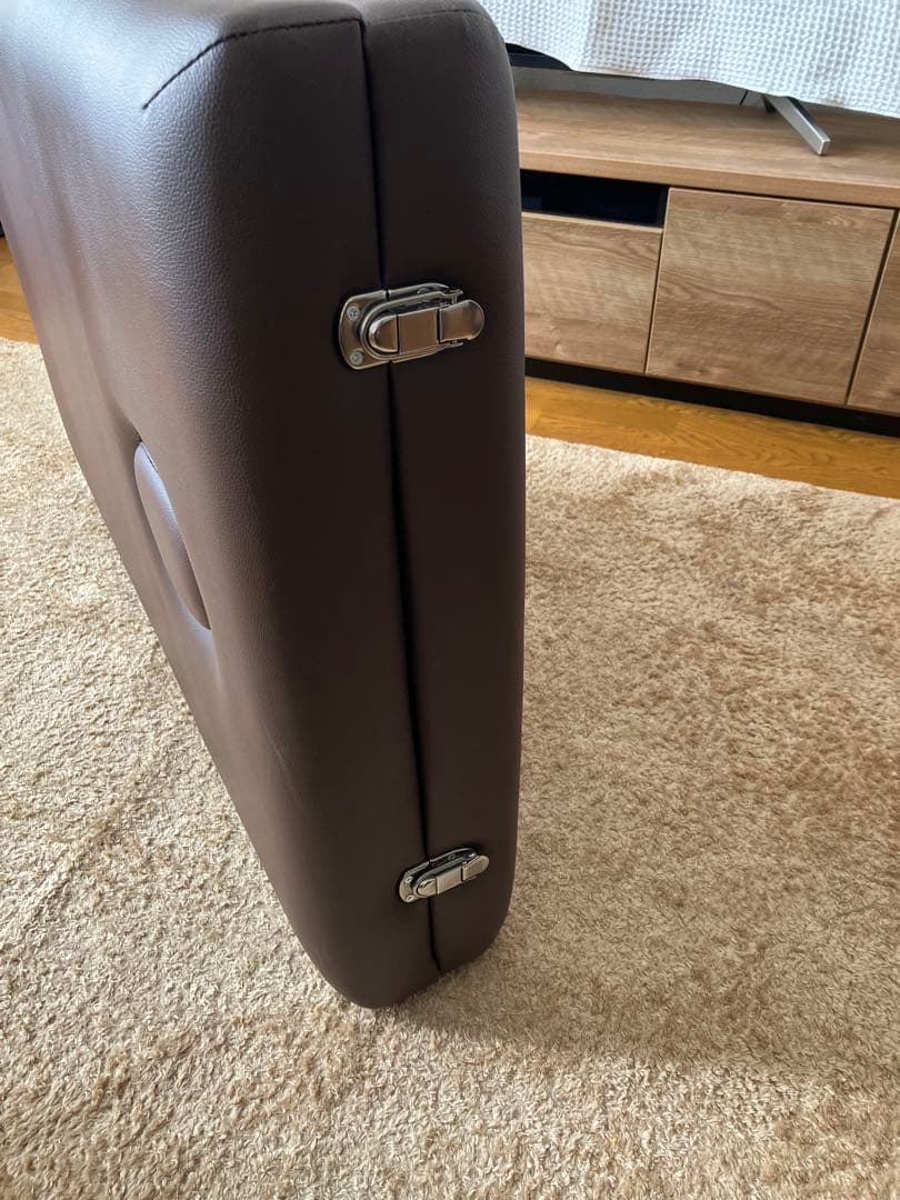 折りたたみベッド　エステ　マッサージ　セラピスト　木製ベッド