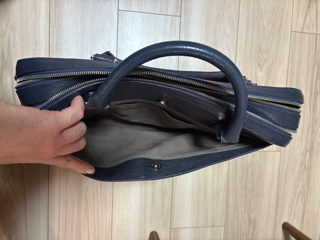 極美品◎ペッレモルビダ　キャピターノ　ブリーフケース　2室　オールレザー　濃紺