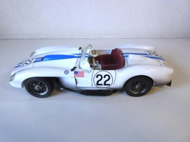 特価 Hot Wheels 1/18 フェラーリ 250 Testa Rossa