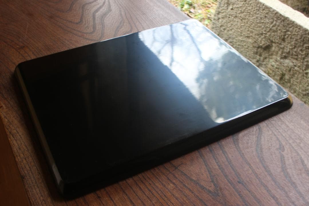 上質黒漆に優美な波貝殻螺鈿巻の映える長方膳（検輪島塗お膳お盆